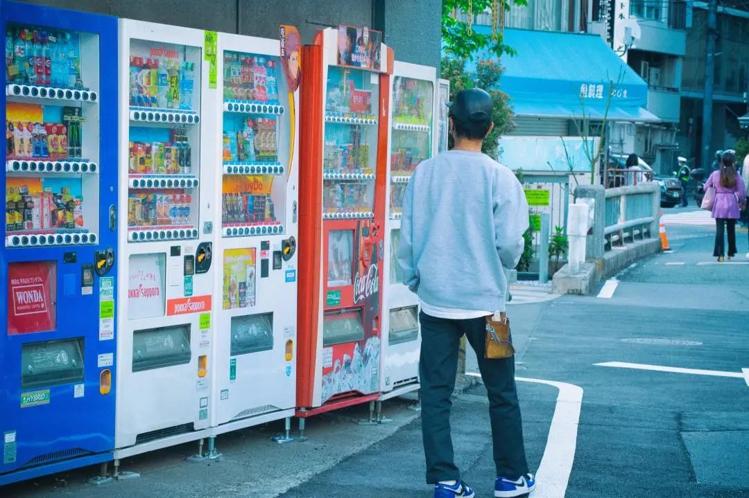 無接觸經(jīng)濟(jì)如潮涌動(dòng),自動(dòng)售貨機(jī)迎來高光時(shí)刻